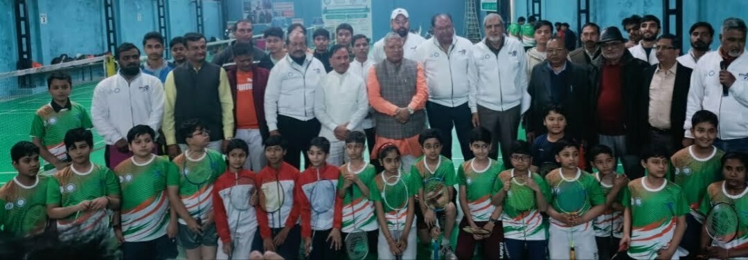 Hapur sports news :हापुड़ बेडमिंटन प्रतियोगिता मे सांसद राजेंद्र अग्रवाल ने खिलाड़ियों को बताया खेलो का महत्त्व 1 Hapur sports news