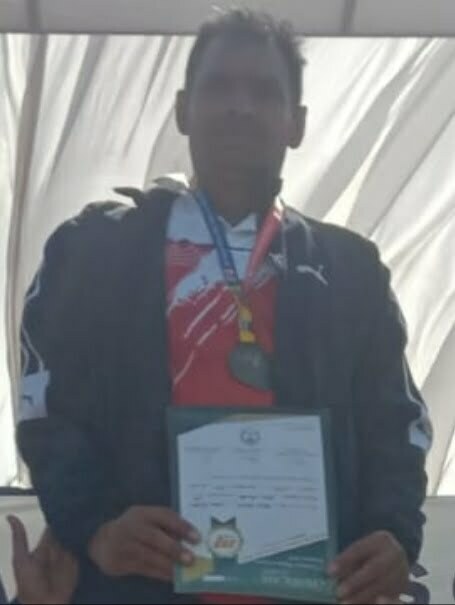 hapur sports news:हापुड़ के संजीव ने मास्टर एथलेटिक्स मे जीता स्वर्ण 1 hapur sports news