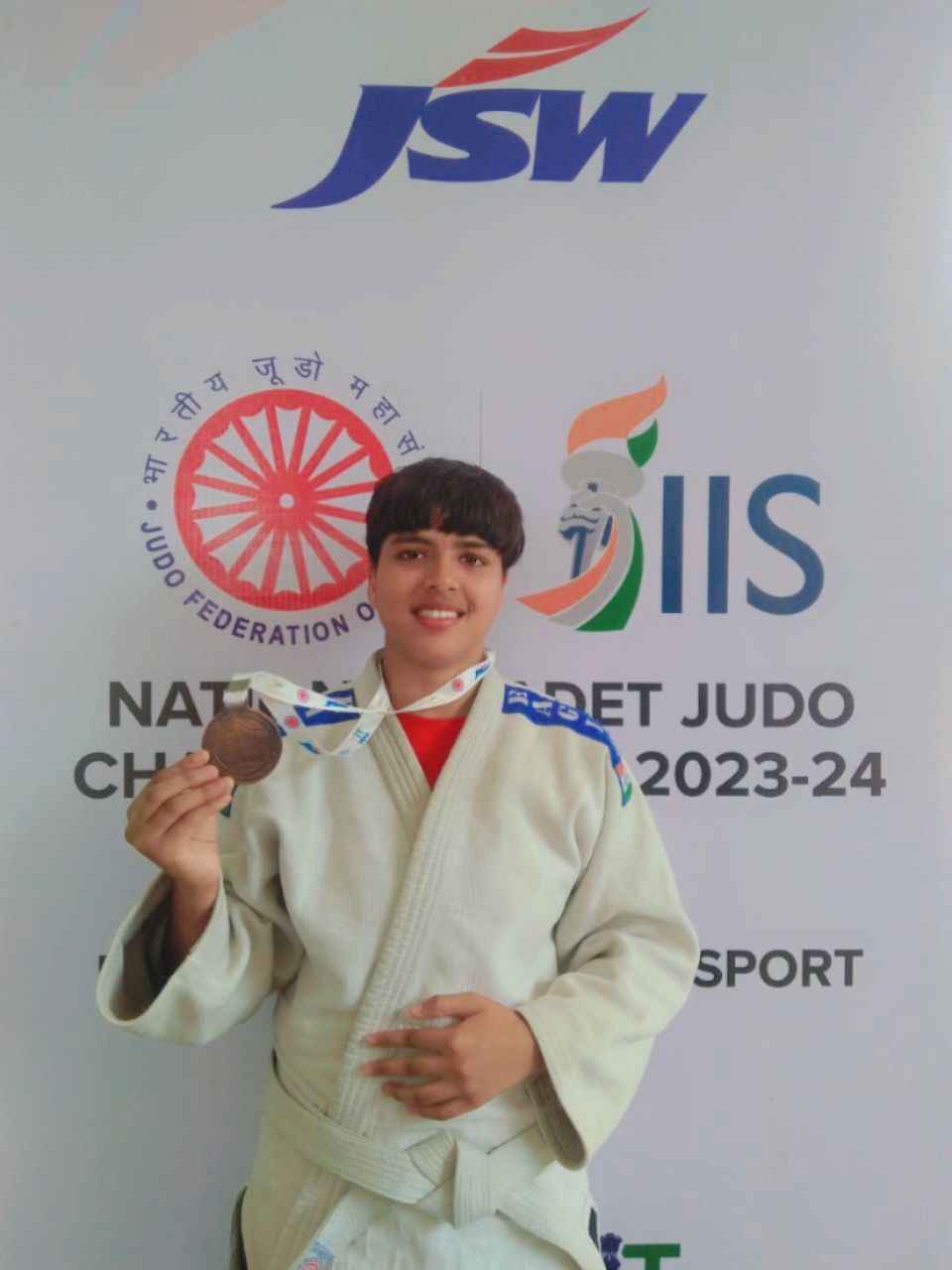 up sports news ग़ाज़ियाबाद की रिया ने नेशनल कैडेट जूडो प्रतियोगिता मे जीता काँस्य पदक 1 up sports news